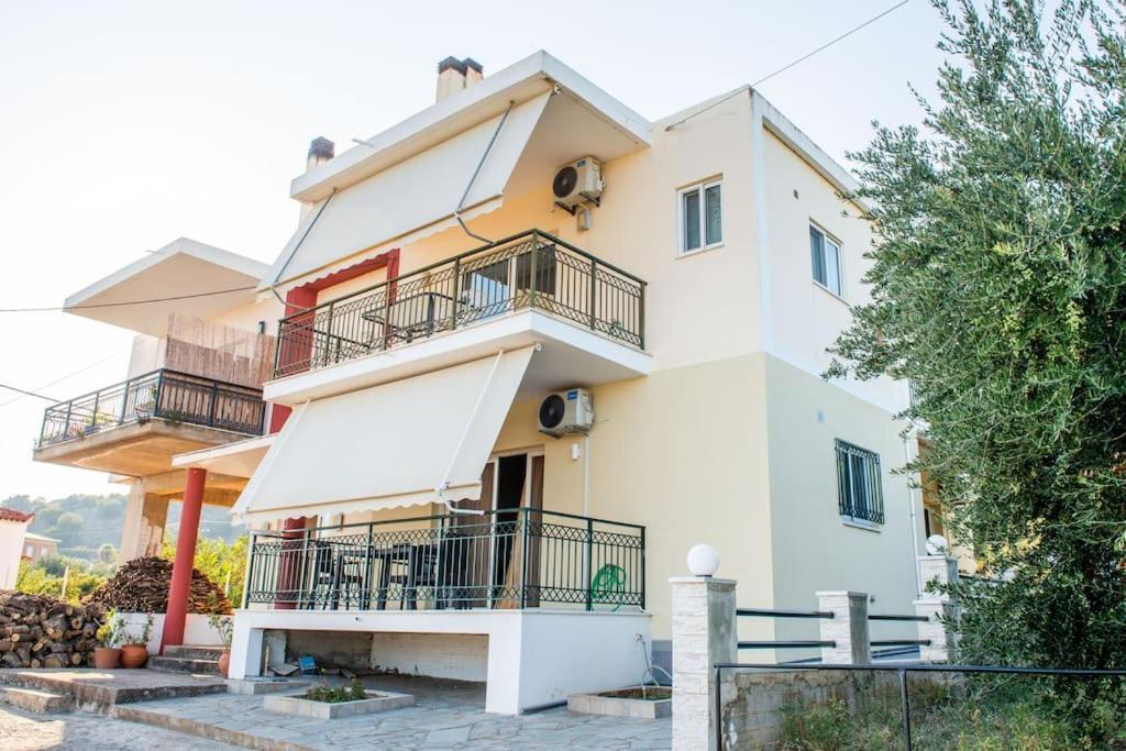 Όμορφο Παραθασυγκρότημα Ενοικιαζόμενων Καταλυμάτων Ως Ολόκληρος Χώρος - Chrani, Ελλάδαλάσσιο Διαμέρισμα Екстериор снимка